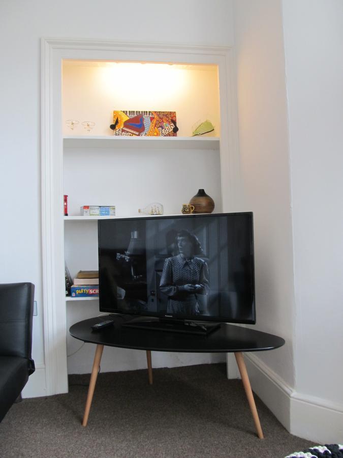 The Beatnik, Victorian Townhouse Apartment With Parking Plymouth Bagian luar foto