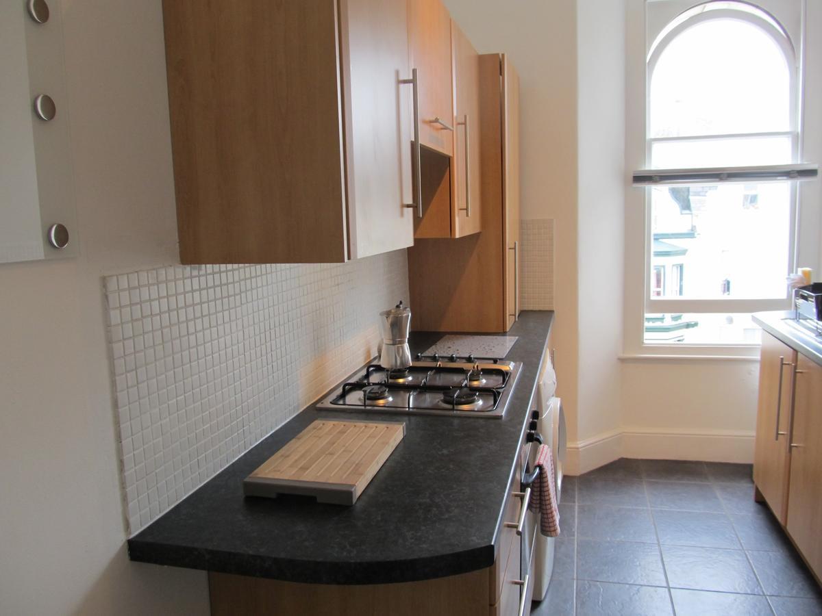 The Beatnik, Victorian Townhouse Apartment With Parking Plymouth Bagian luar foto