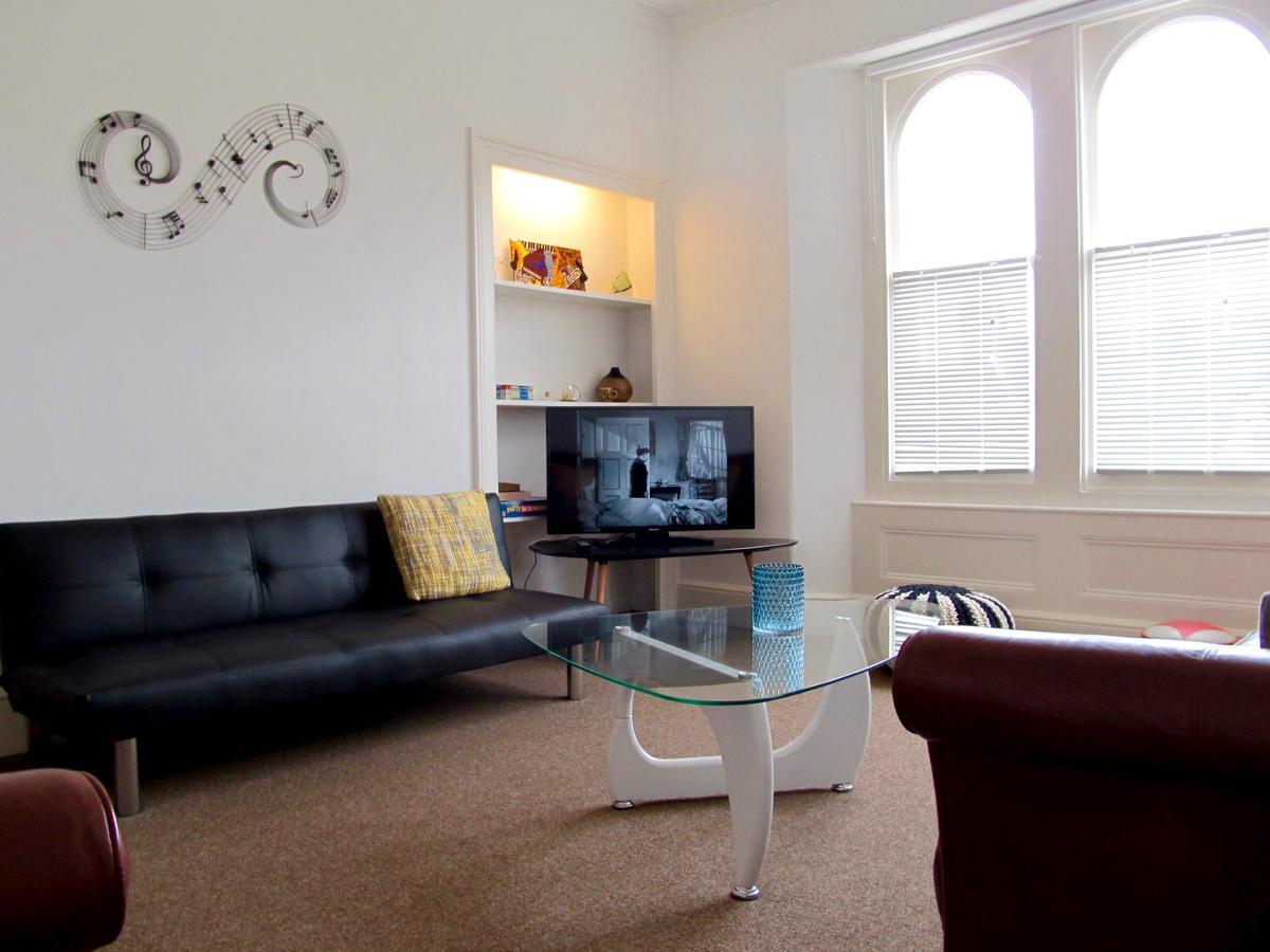 The Beatnik, Victorian Townhouse Apartment With Parking Plymouth Bagian luar foto