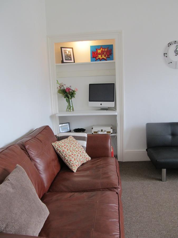The Beatnik, Victorian Townhouse Apartment With Parking Plymouth Bagian luar foto